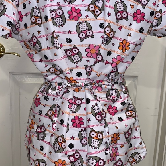 Scrub Top - Picture 3 of 5